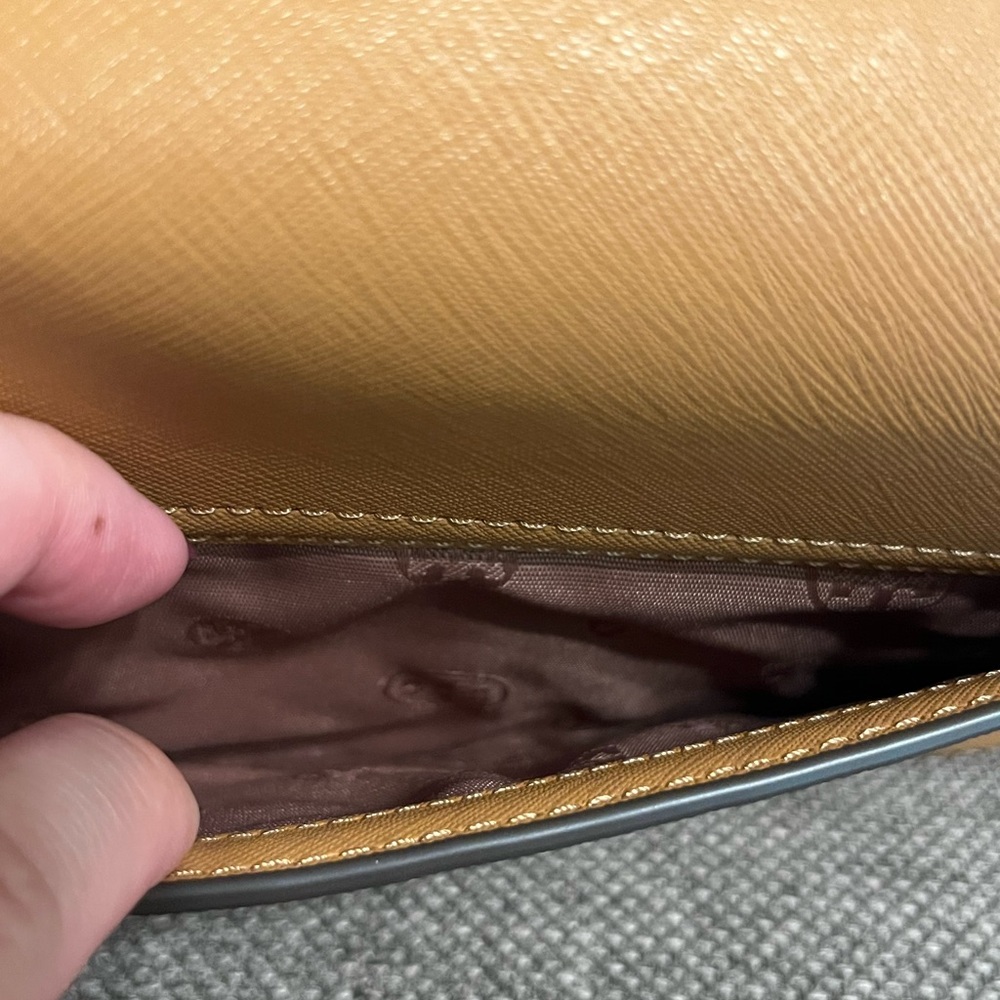 Tory Burch Emerson Flap Shoulder Bag - Picture 13 of 16